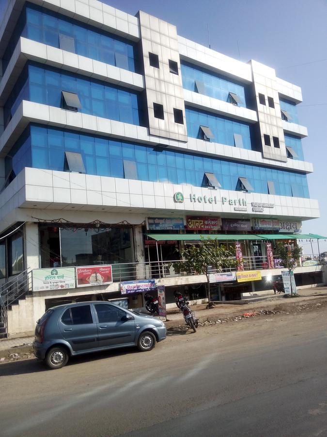 Hotel Parth Executive Lātūr Dış mekan fotoğraf