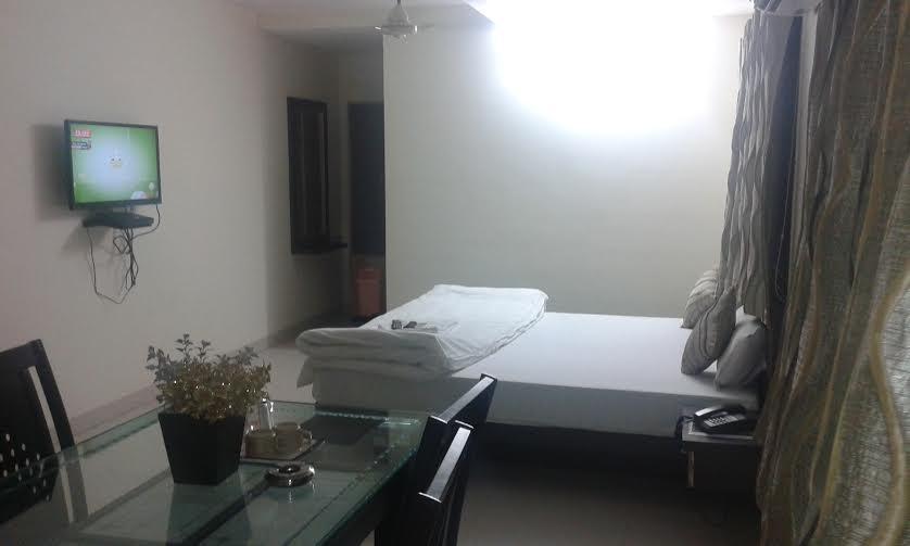 Hotel Parth Executive Lātūr Dış mekan fotoğraf